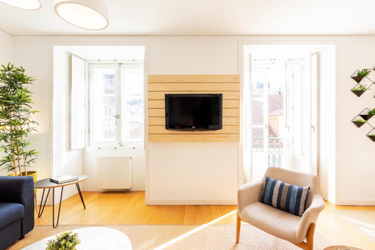 Joivy Chiado Self Check-in 2-br Flat With Parking Apartment Lisbon