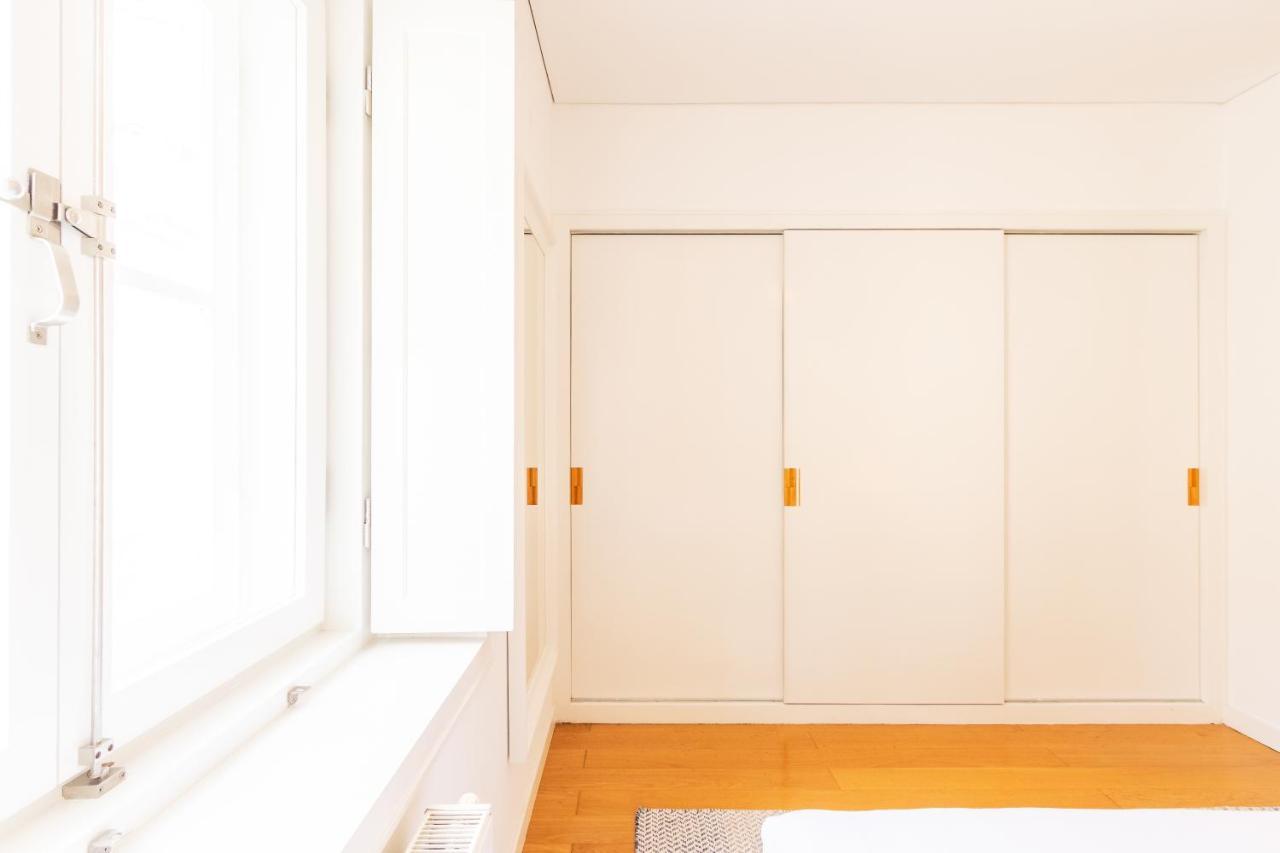 Joivy Chiado Self Check-in 2-br Flat With Parking Apartamento *